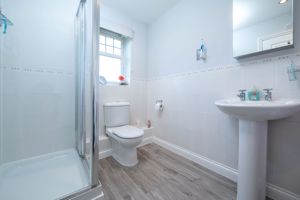 En-suite- click for photo gallery